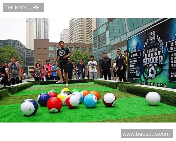 外国人模仿足球明星的趣味挑战与精彩瞬间大揭秘 外国人模仿足球明星的趣味挑战与精彩瞬间大揭秘