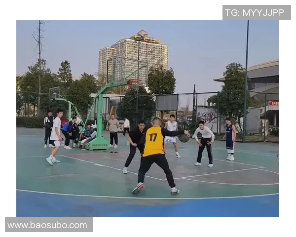 篮球明星与观众互动瞬间分享球鞋魅力的精彩拍照时刻